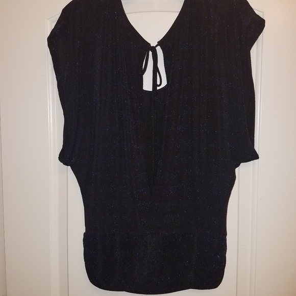 Top - Express - Picture 3 of 3